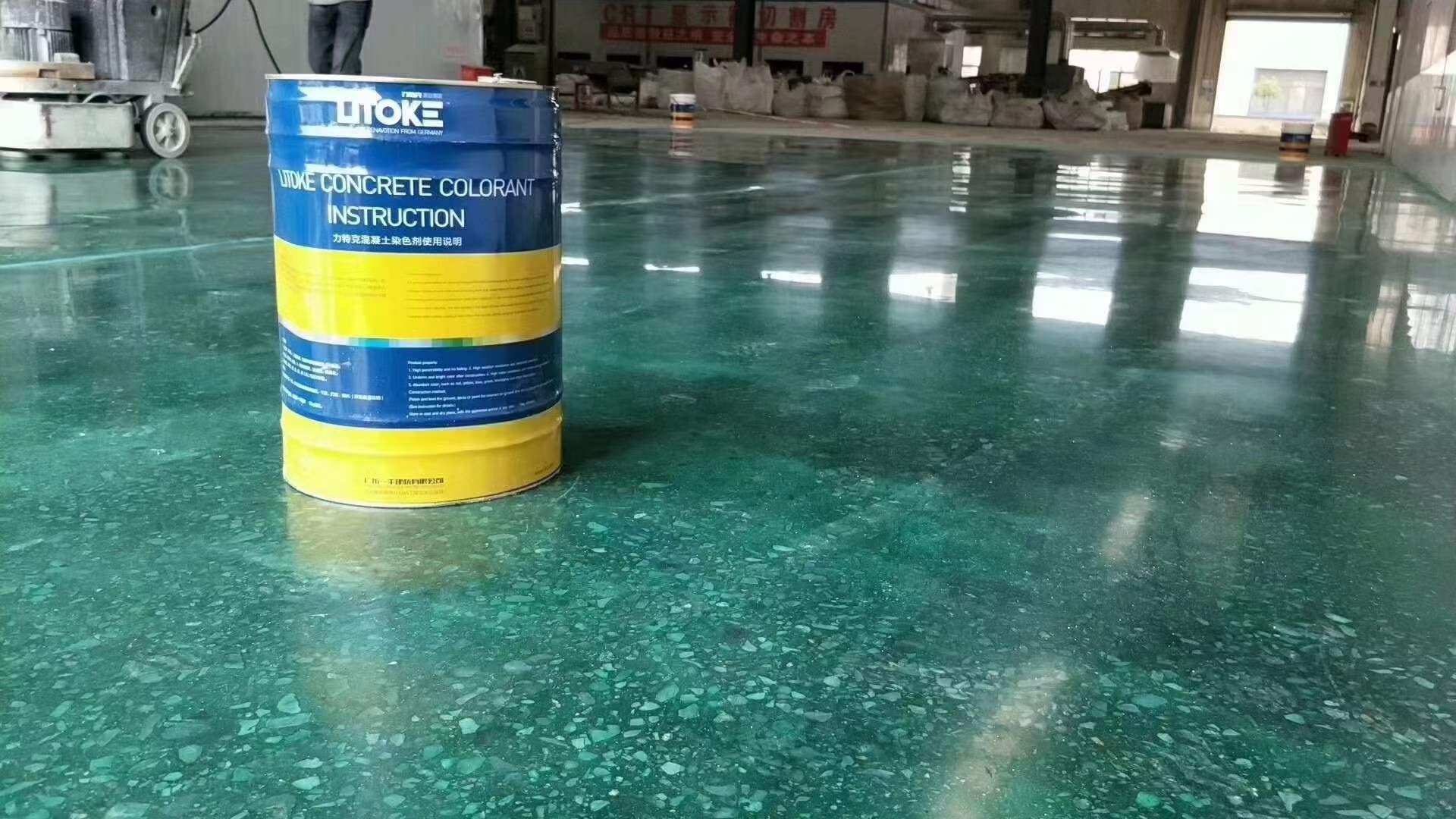 亮而不滑的地坪拋光液，濃縮滲透型地坪光亮劑！